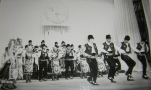 Изпълнение на Фолклорен ансамбъл "Тракия" при ГПП Благоево, Коми АССР 1988 г.
